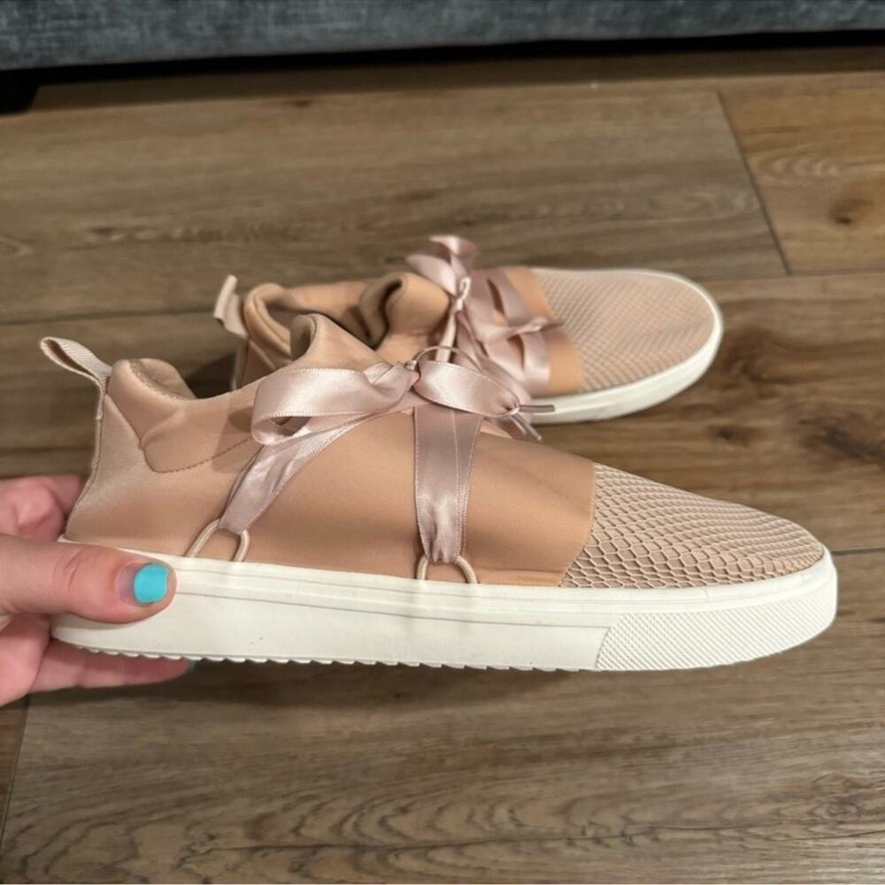 Express Blush Pink Lace Tie‎ Slip On Sneakers Size: 7